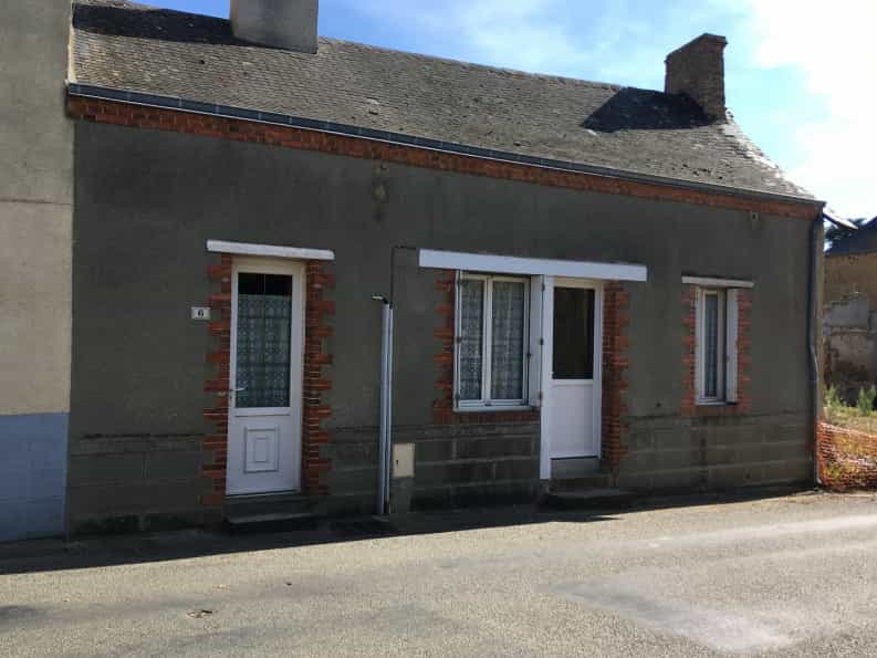 Rumah di Saint-Laurent-des-Mortiers, Membayar de la Loire 10048093