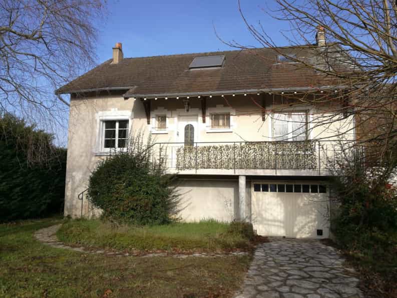 Rumah di Cheverny, Pusat-Val de Loire 10048100