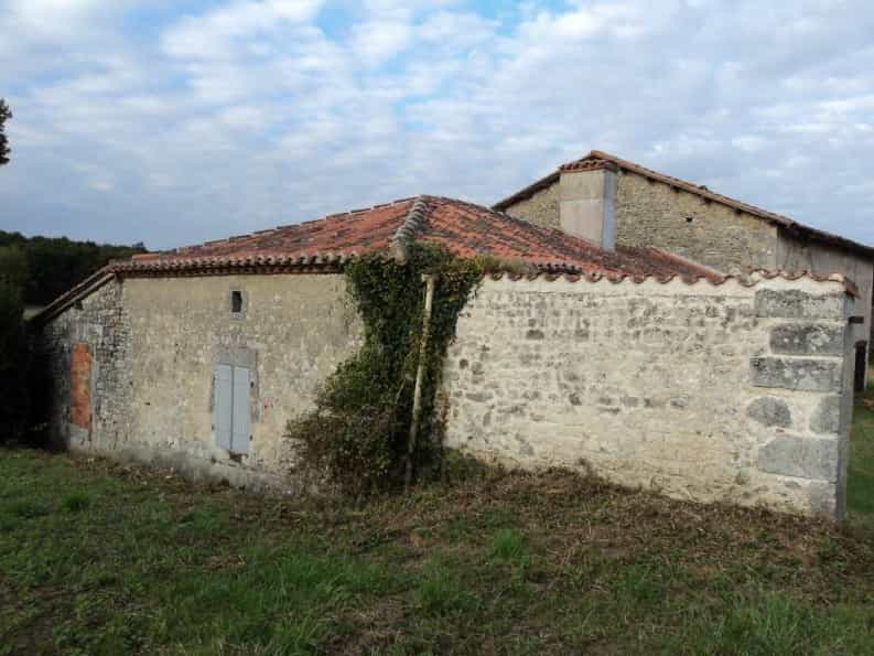 House in Champagne-Vigny, Nouvelle-Aquitaine 10048103