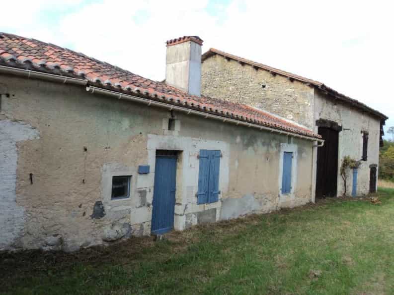 Huis in Champagne-Vigny, Nouvelle-Aquitanië 10048103