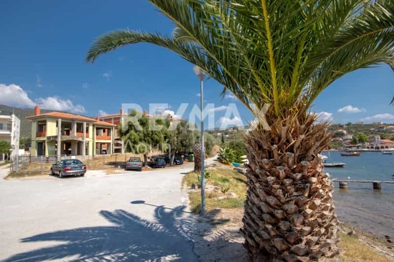 Condominium in Agios Georgios,  10048248