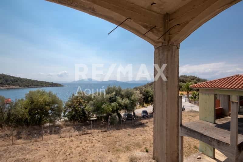 Condominium dans Agios Georgios,  10048249