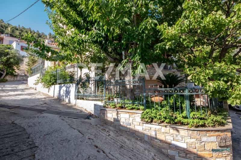 Condominium dans Agios Onoufrios,  10048378