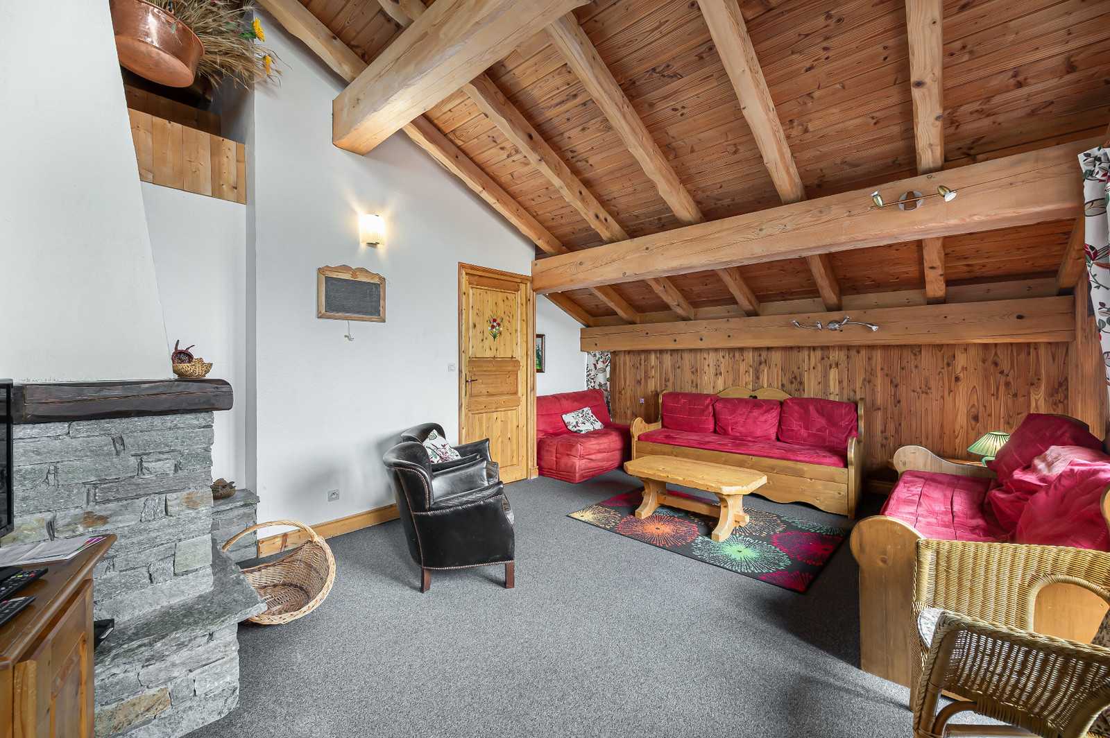 Dom w La Perriere, Owernia-Rodan-Alpy 10048392
