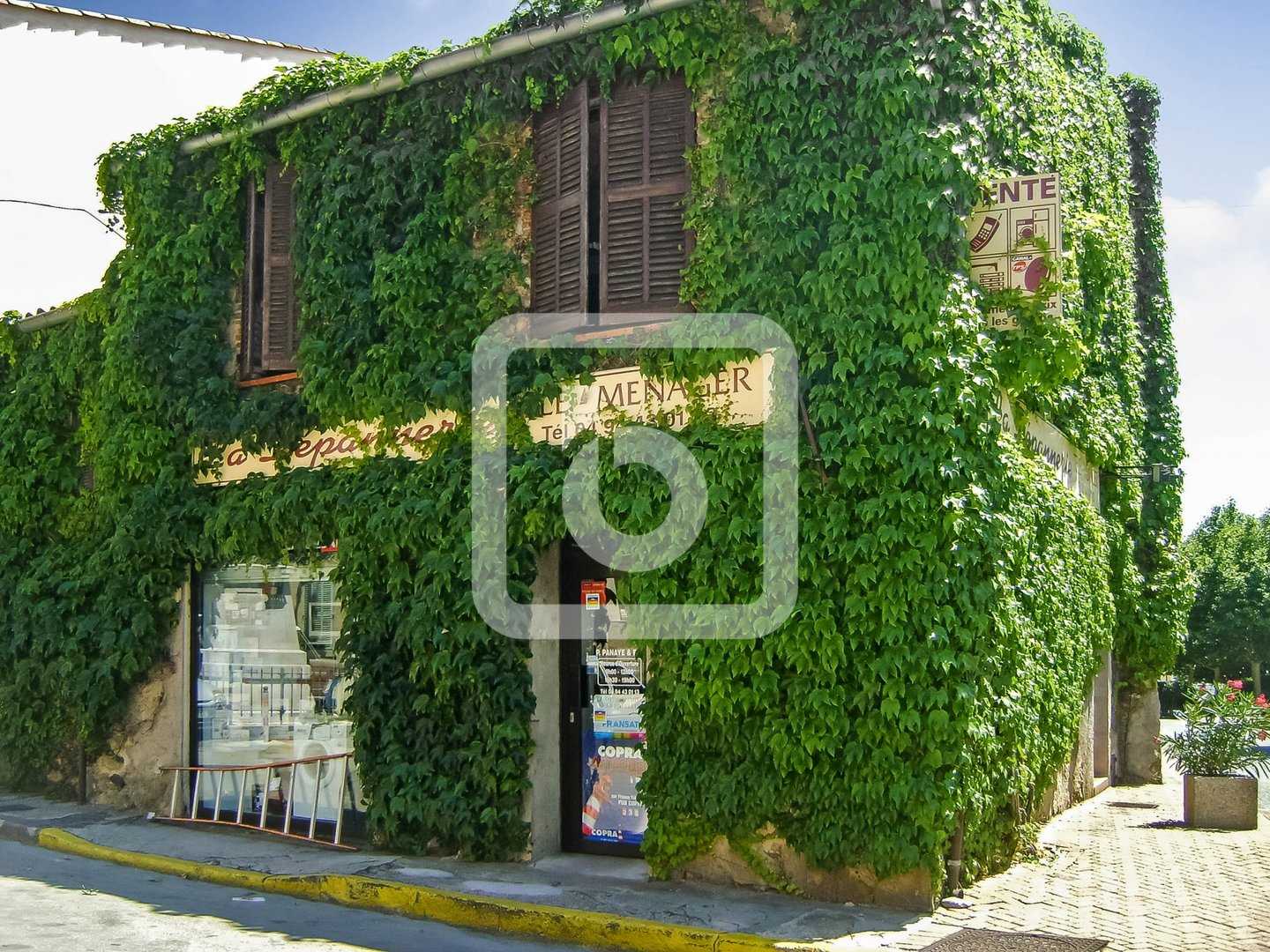 House in Le Plan-de-la-Tour, Provence-Alpes-Cote d'Azur 10048767
