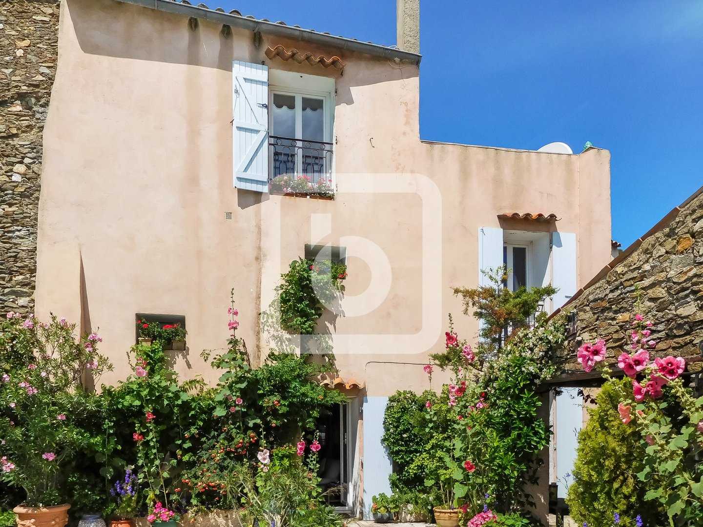 loger dans La Garde-Freinet, Provence-Alpes-Côte d'Azur 10048771