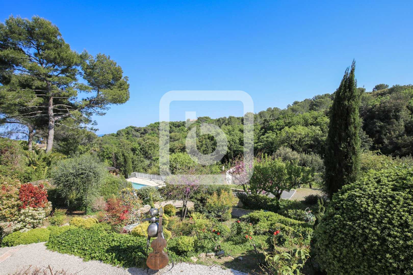 Hus i Biot, Provence-Alpes-Cote d'Azur 10048772