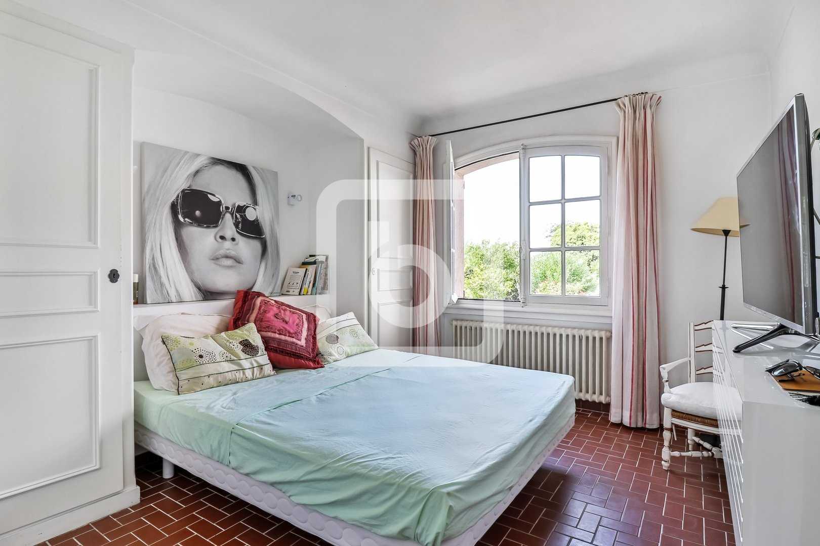 Будинок в Saint Tropez, Provence-Alpes-Cote D'azur 10048773
