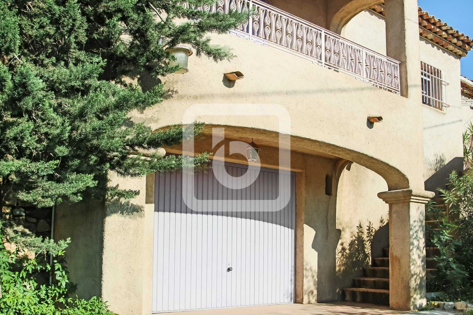 Haus im Le Plan De La Tour, Provence-Alpes-Cote D'azur 10048785