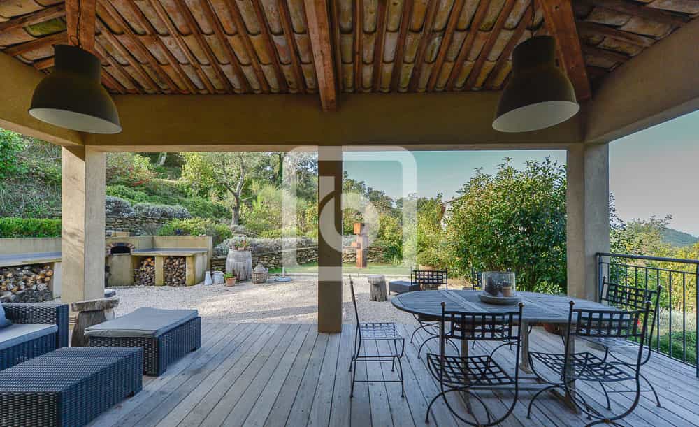 Rumah di La Garde-Freinet, Provence-Alpes-Cote d'Azur 10048790