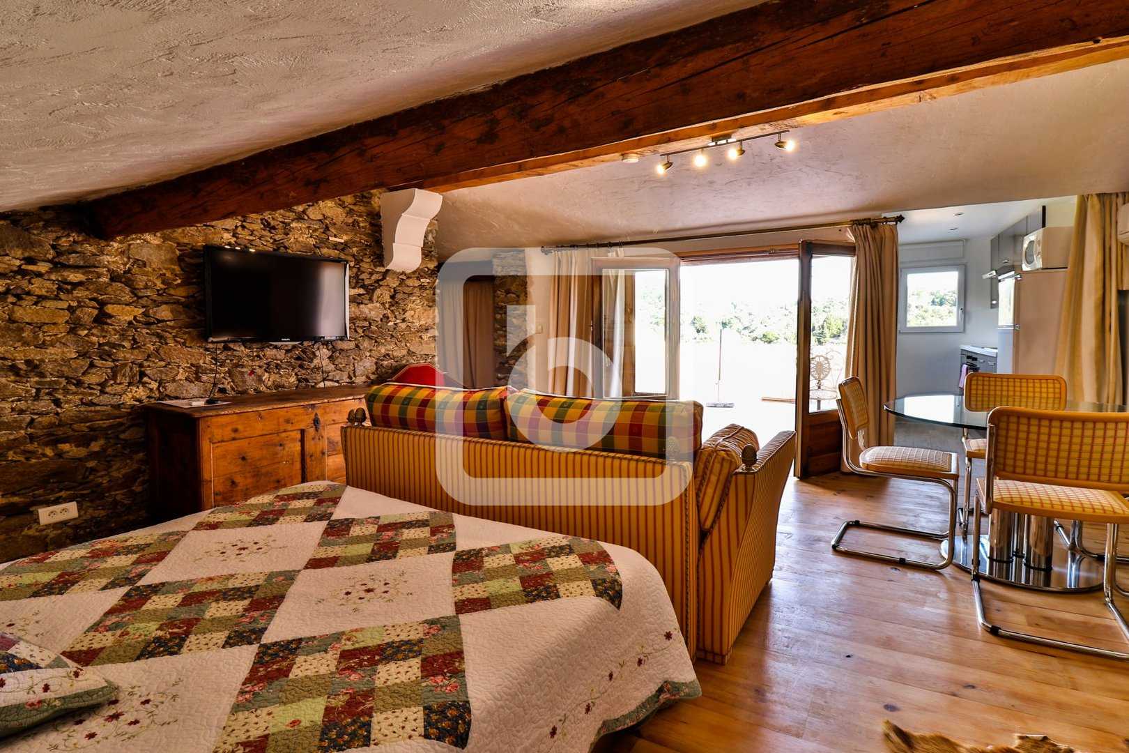 بيت في La Garde Freinet, Provence-Alpes-Cote D'azur 10048793