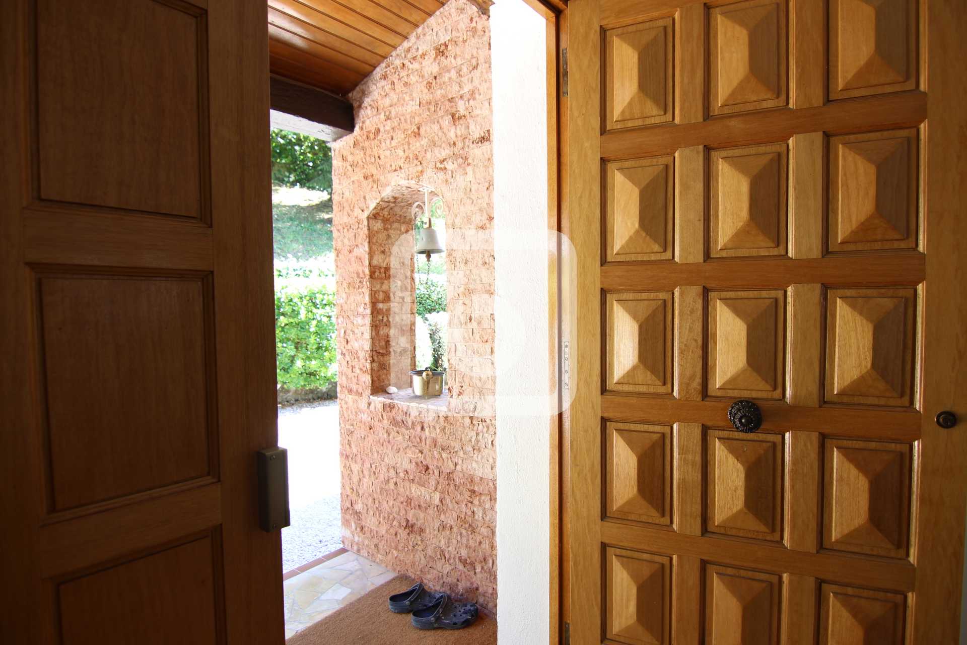 Rumah di La Tritunggal, Provence-Alpes-Cote d'Azur 10048795