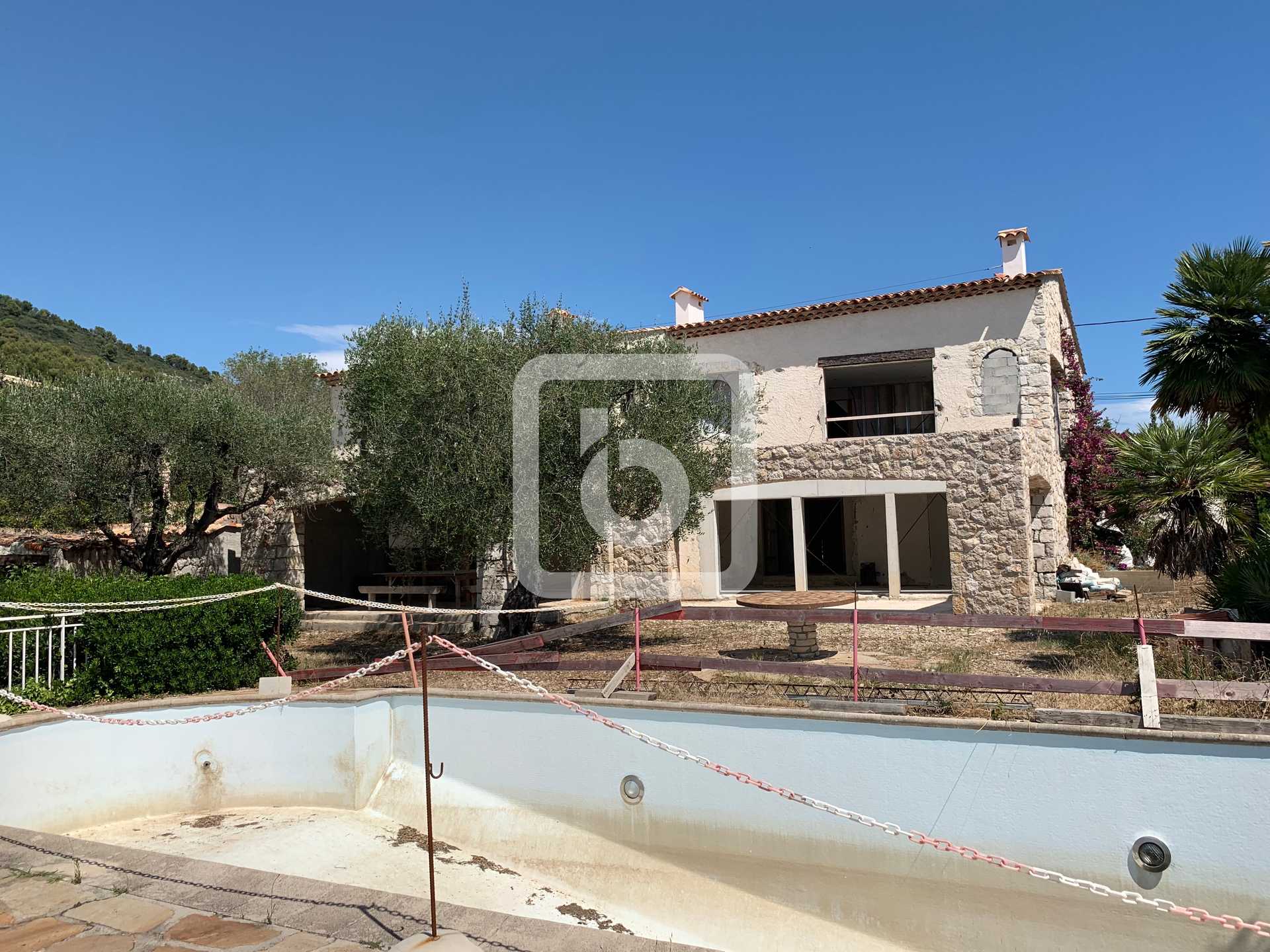 House in Villefranche Sur Mer, Provence-Alpes-Cote D'azur 10048813