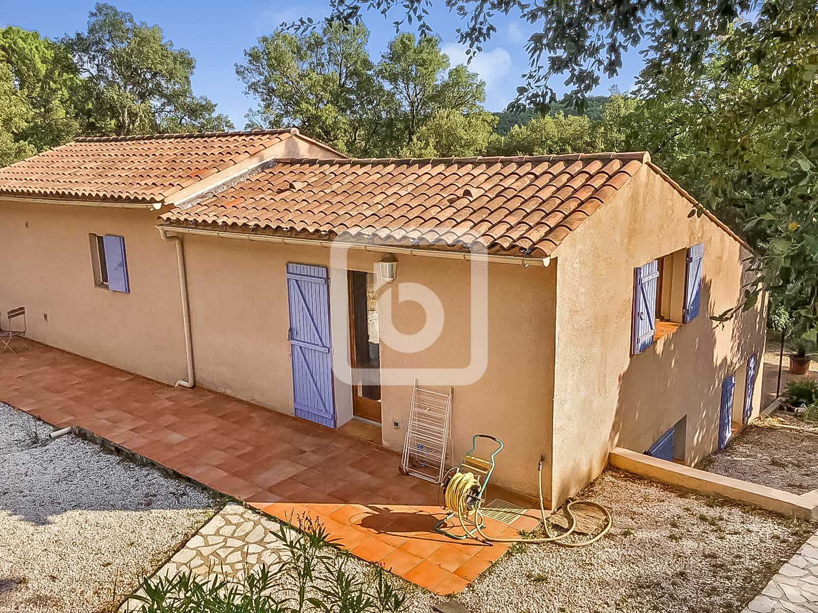 Huis in La Garde-Freinet, Provence-Alpes-Côte d'Azur 10048850