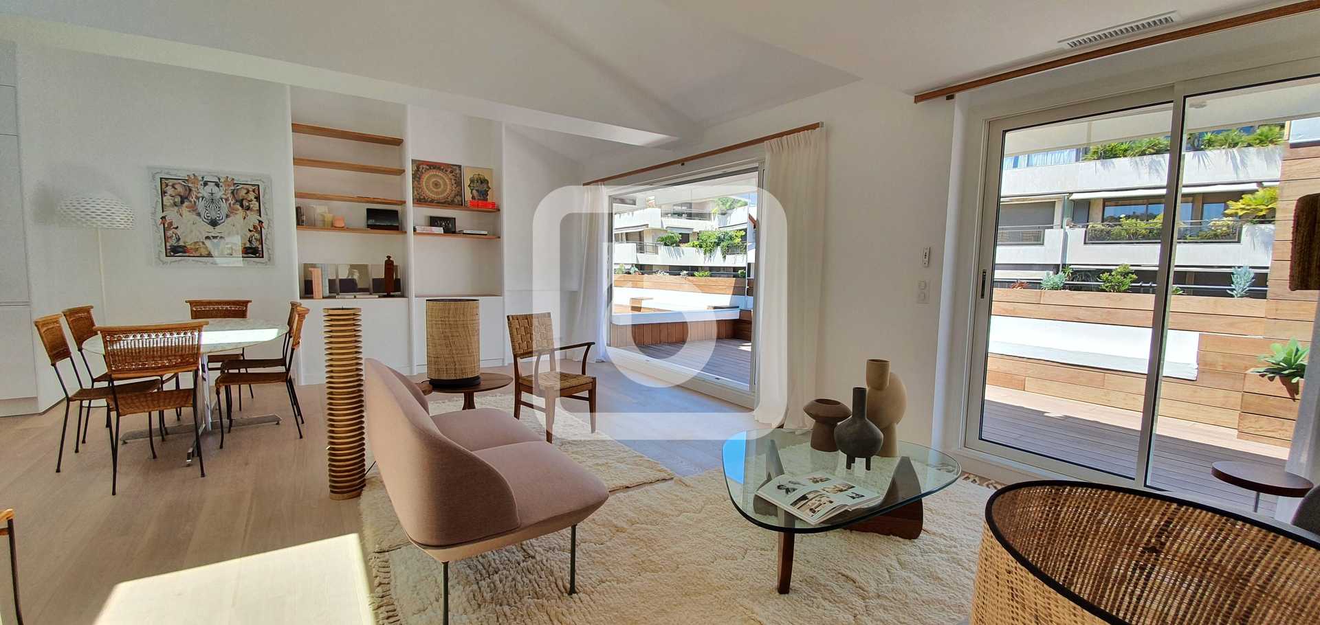 公寓 在 Cannes, Provence-Alpes-Cote D'azur 10048887