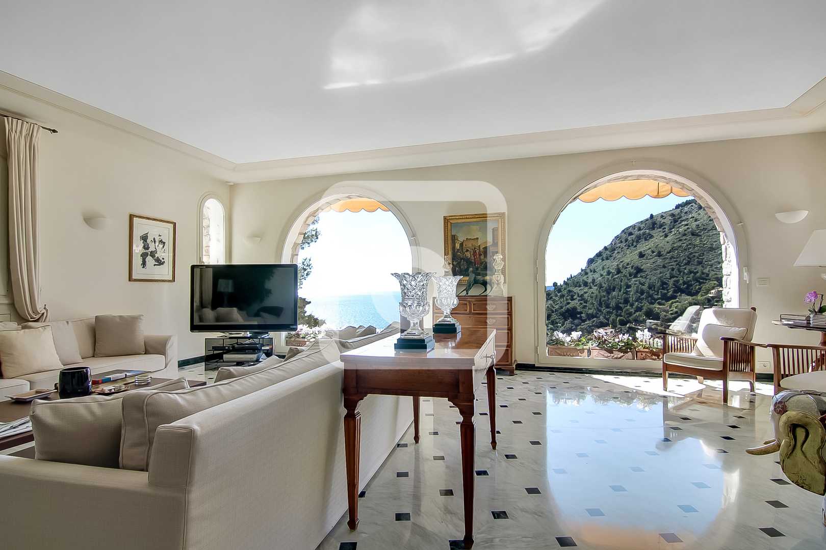 Huis in Eze, Provence-Alpes-Côte d'Azur 10048901