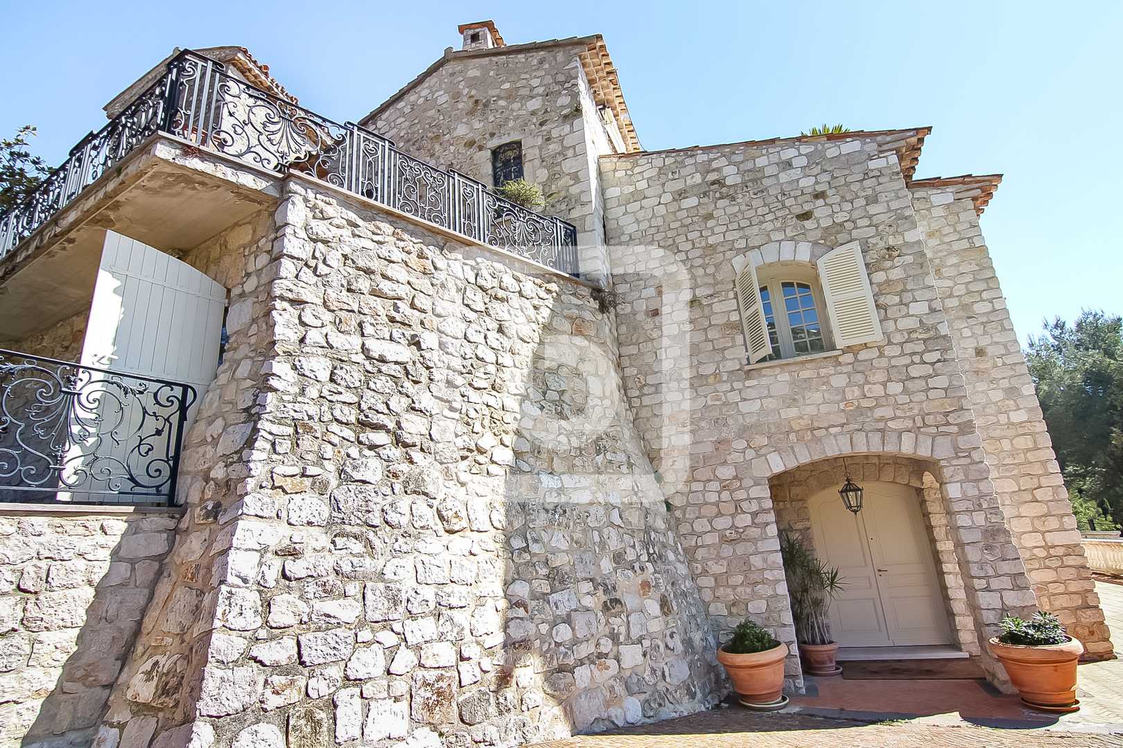 Hus i Eze, Provence-Alpes-Cote d'Azur 10048906