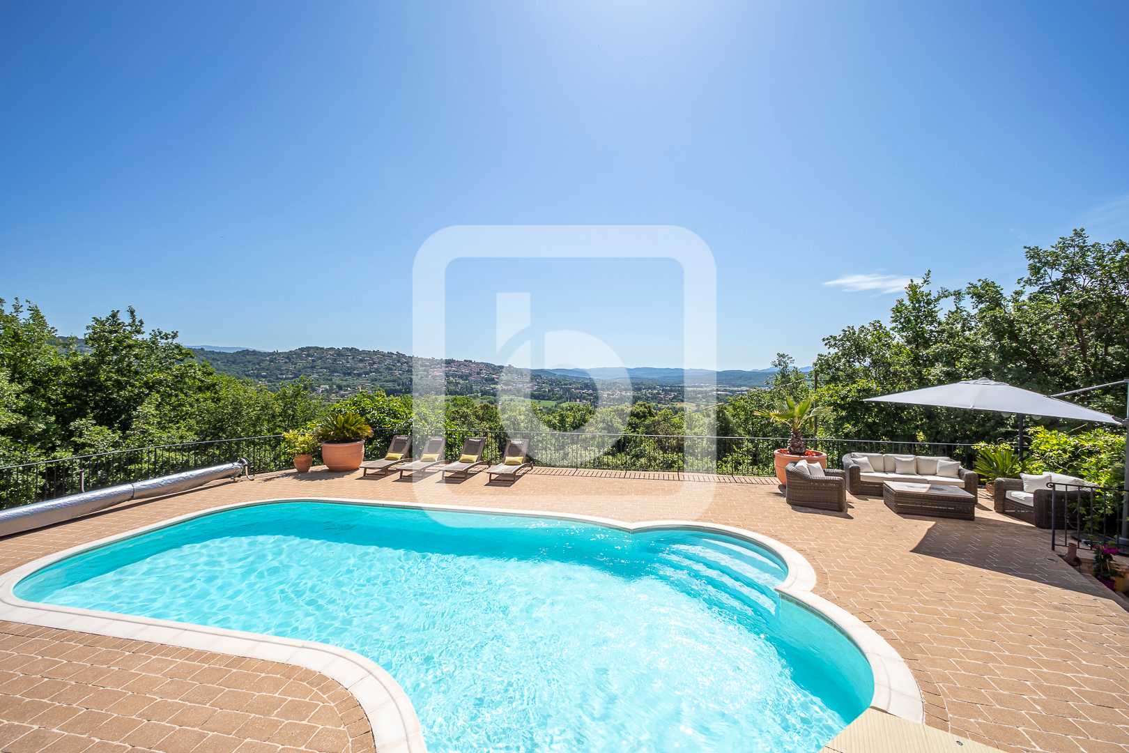 Huis in Fayence, Provence-Alpes-Cote D'azur 10048997