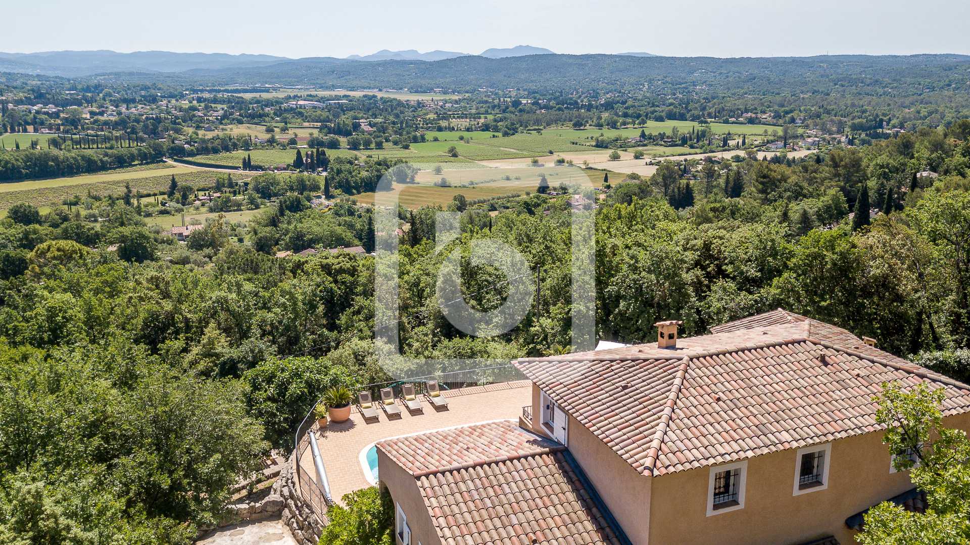 Hus i Fayence, Provence-Alpes-Cote d'Azur 10048997