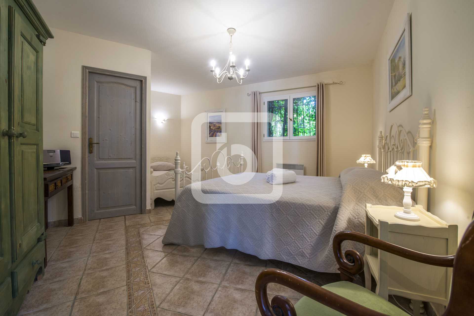 σπίτι σε Tourrettes Sur Loup, Provence-Alpes-Cote D'azur 10049151