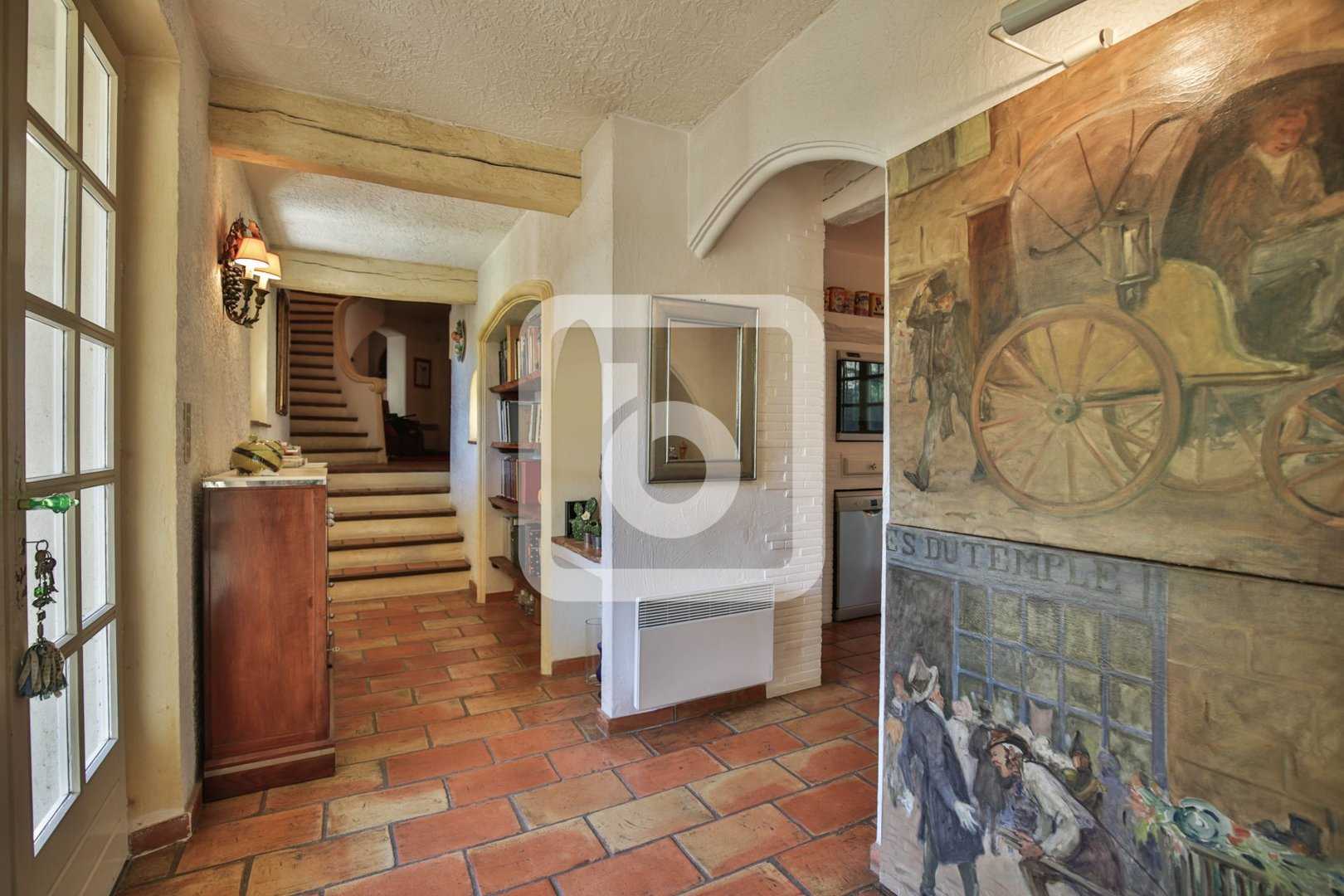 Hus i Saint Paul De Vence, Provence-Alpes-Cote D'azur 10049156