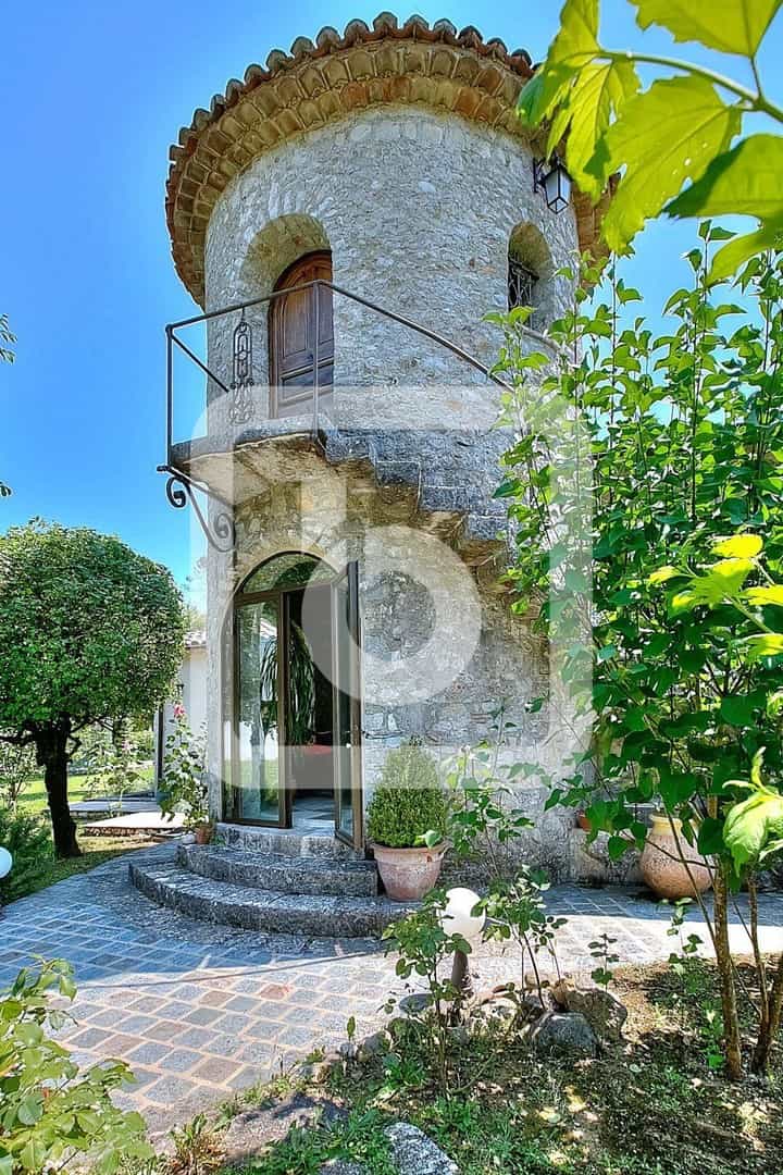 Rumah di La Colle-sur-Loup, Provence-Alpes-Cote d'Azur 10049177