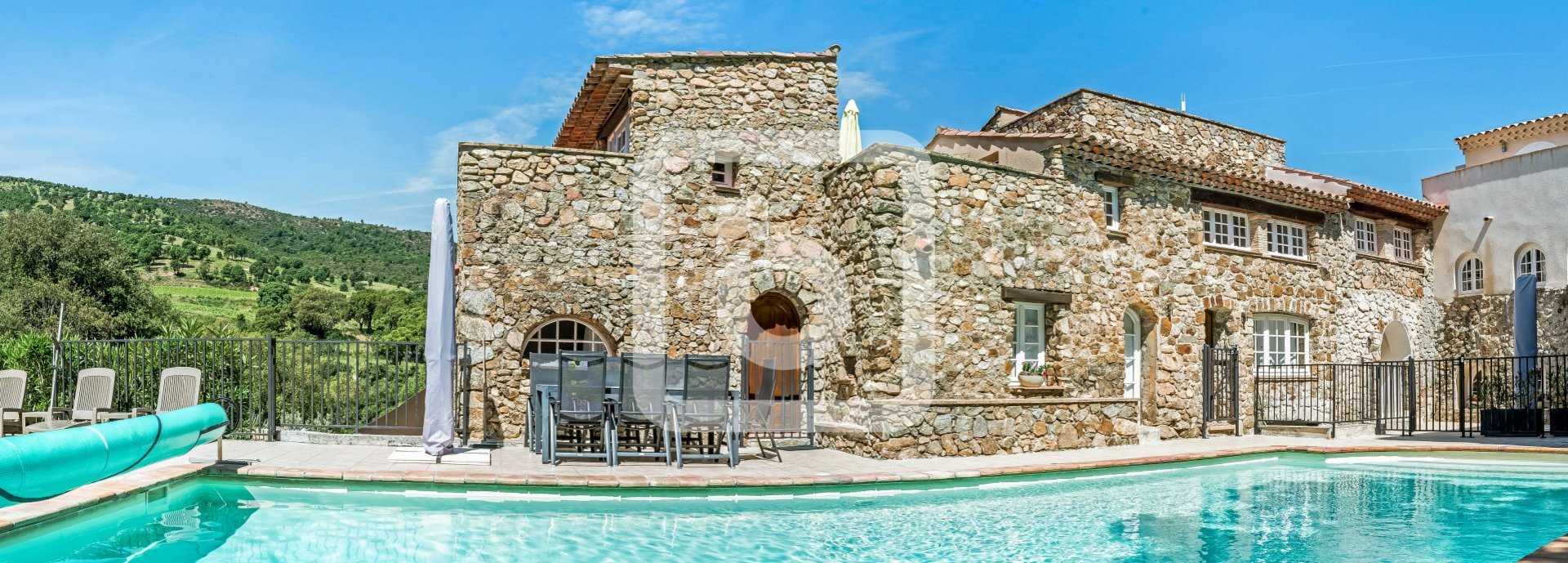 Condominium in Le Plan-de-la-Tour, Provence-Alpes-Cote d'Azur 10049179