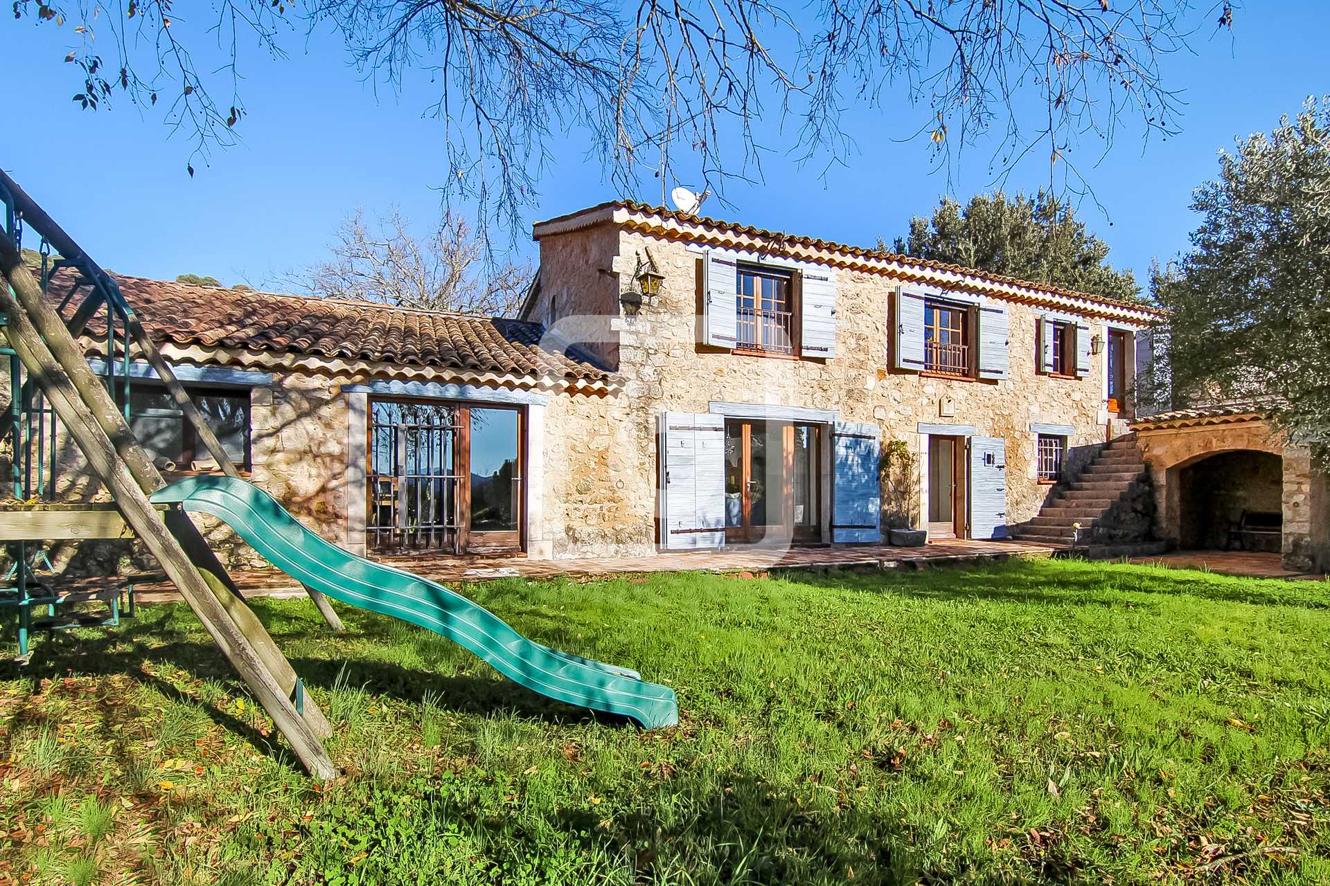 Huis in Montauroux, Provence-Alpes-Côte d'Azur 10049281