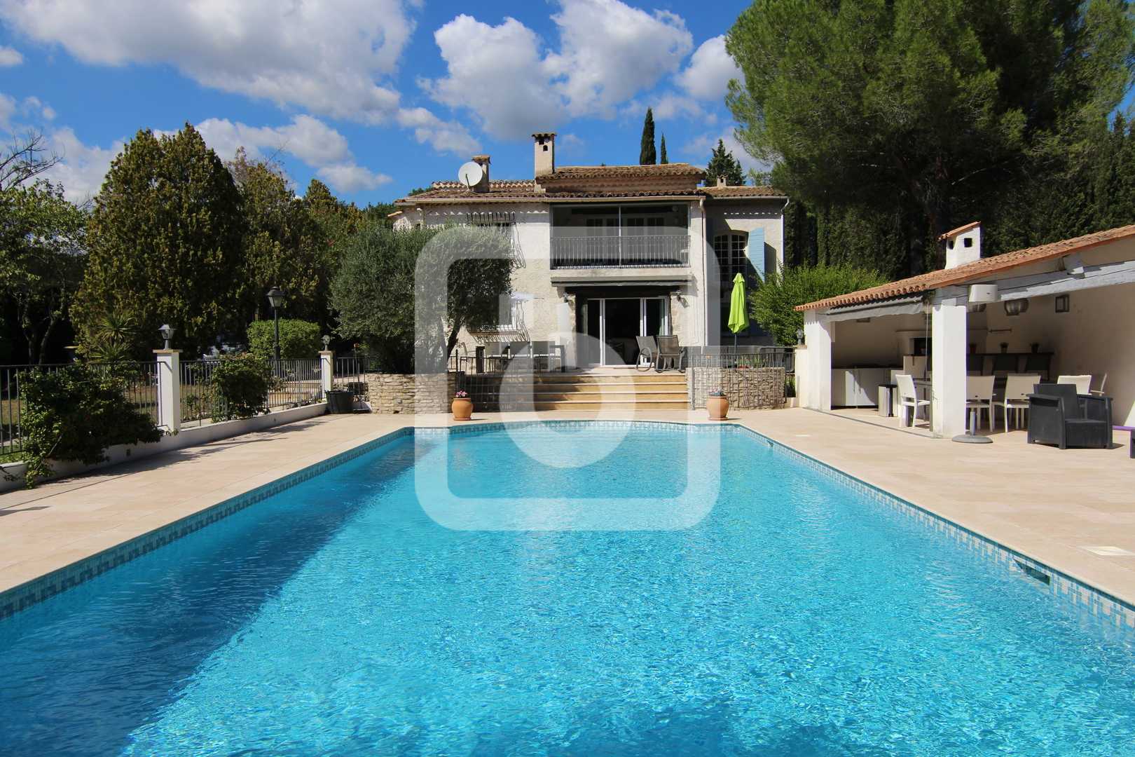 Hus i Chateauneuf-Grasse, Provence-Alpes-Cote d'Azur 10049349