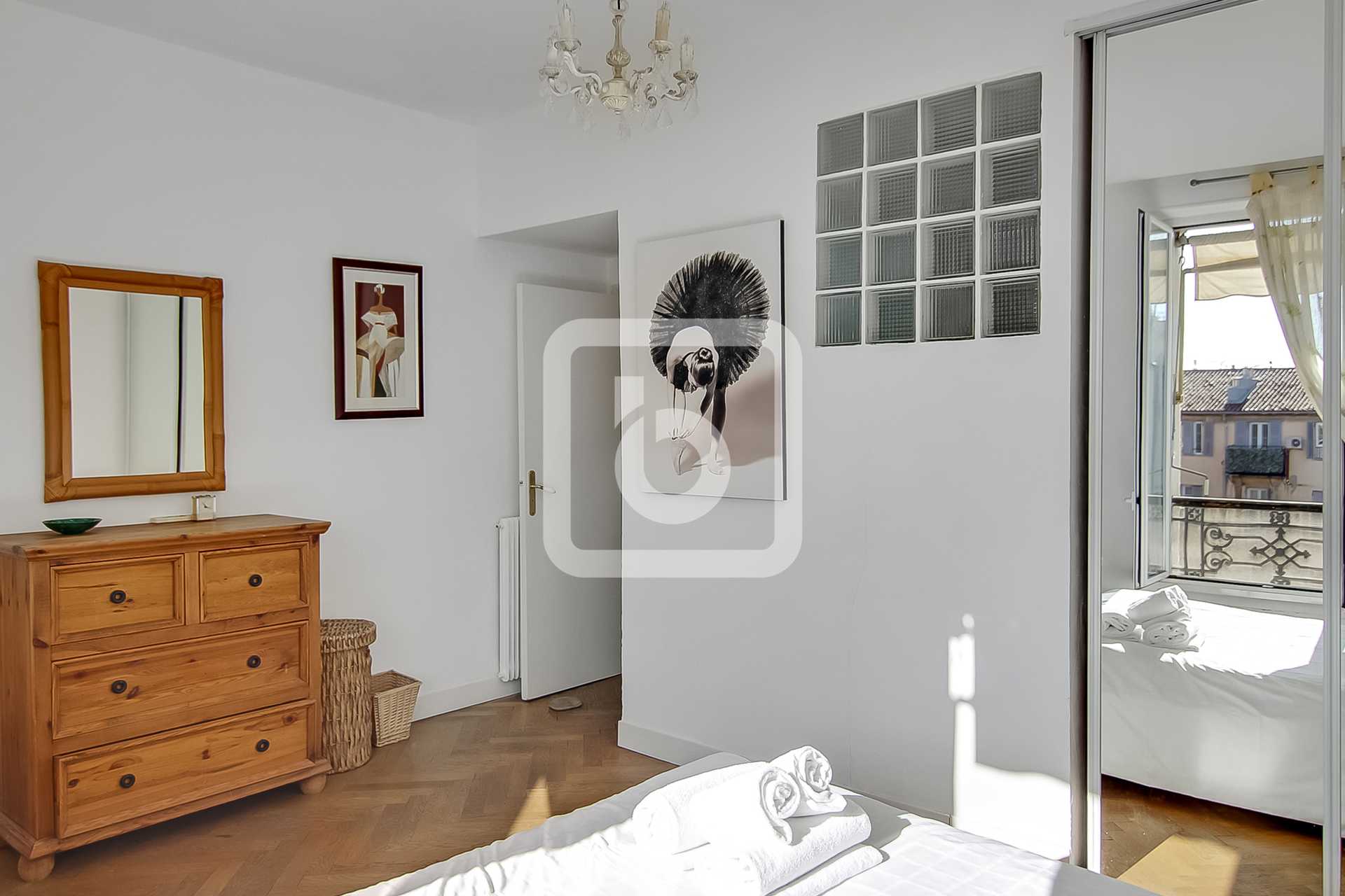 Condominium in Nice, Provence-Alpes-Cote d'Azur 10049394