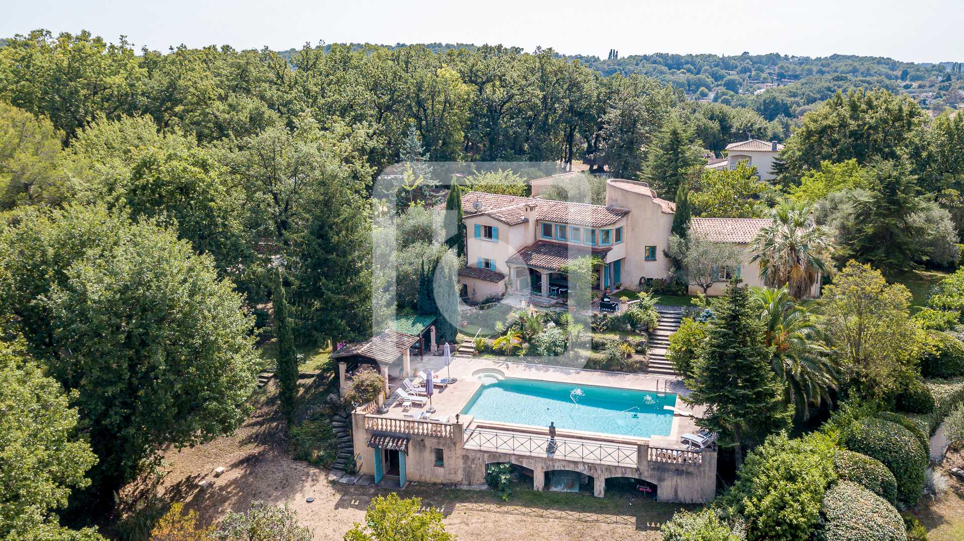 Haus im Le Bosquet, Provence-Alpes-Côte d'Azur 10049400