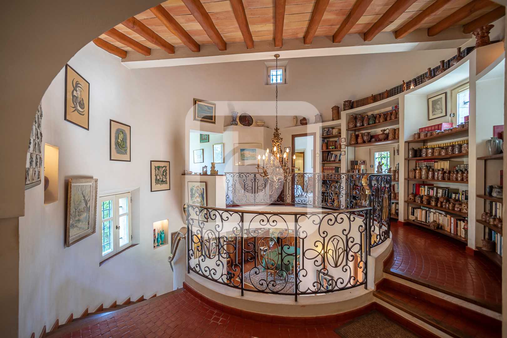 بيت في Opio, Provence-Alpes-Cote D'azur 10049400