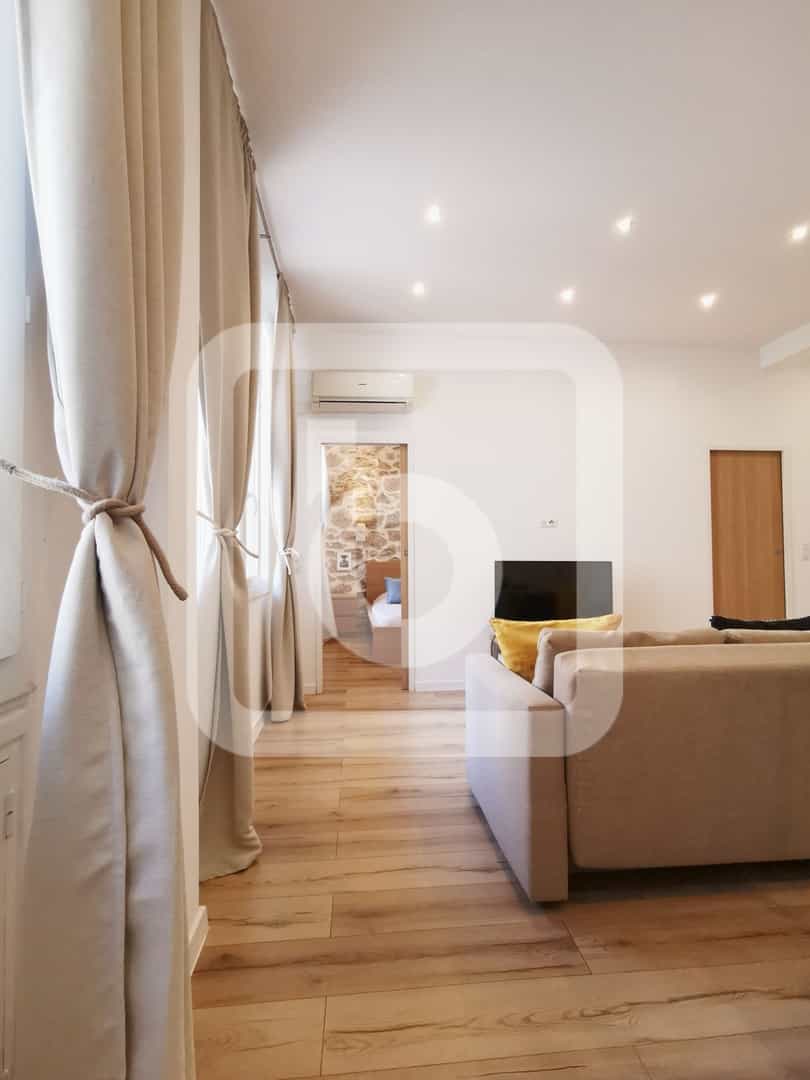 公寓 在 布拉格平原, 普罗旺斯-阿尔卑斯-蓝色海岸 10049406