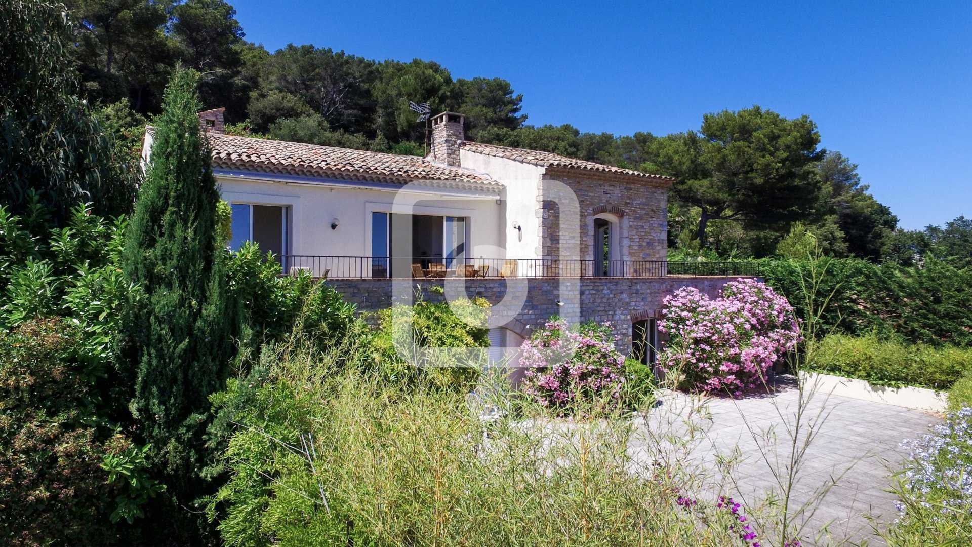 жилой дом в Golfe Juan, Provence-Alpes-Cote D'azur 10049408