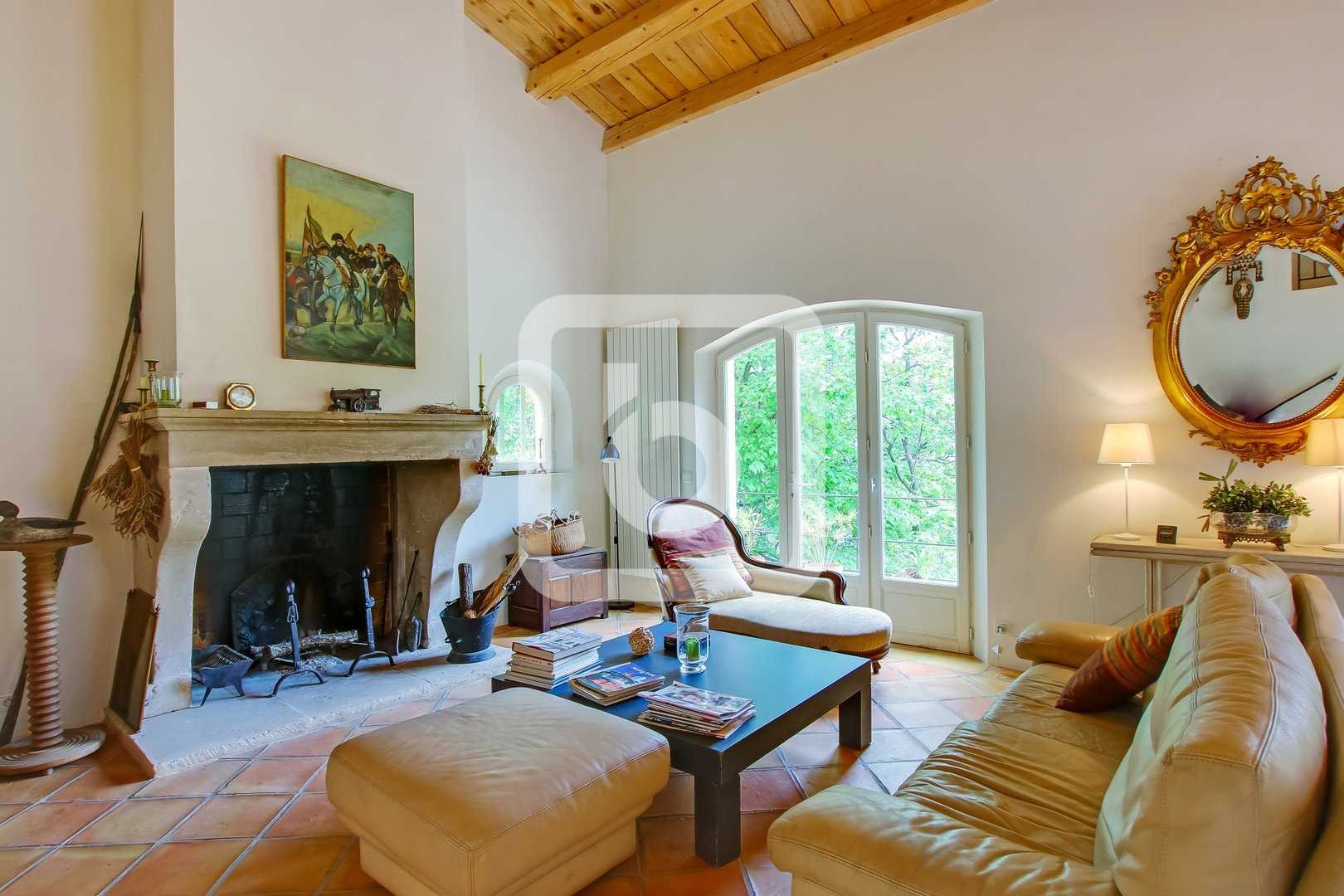 Huis in Greolieres, Provence-Alpes-Côte d'Azur 10049413