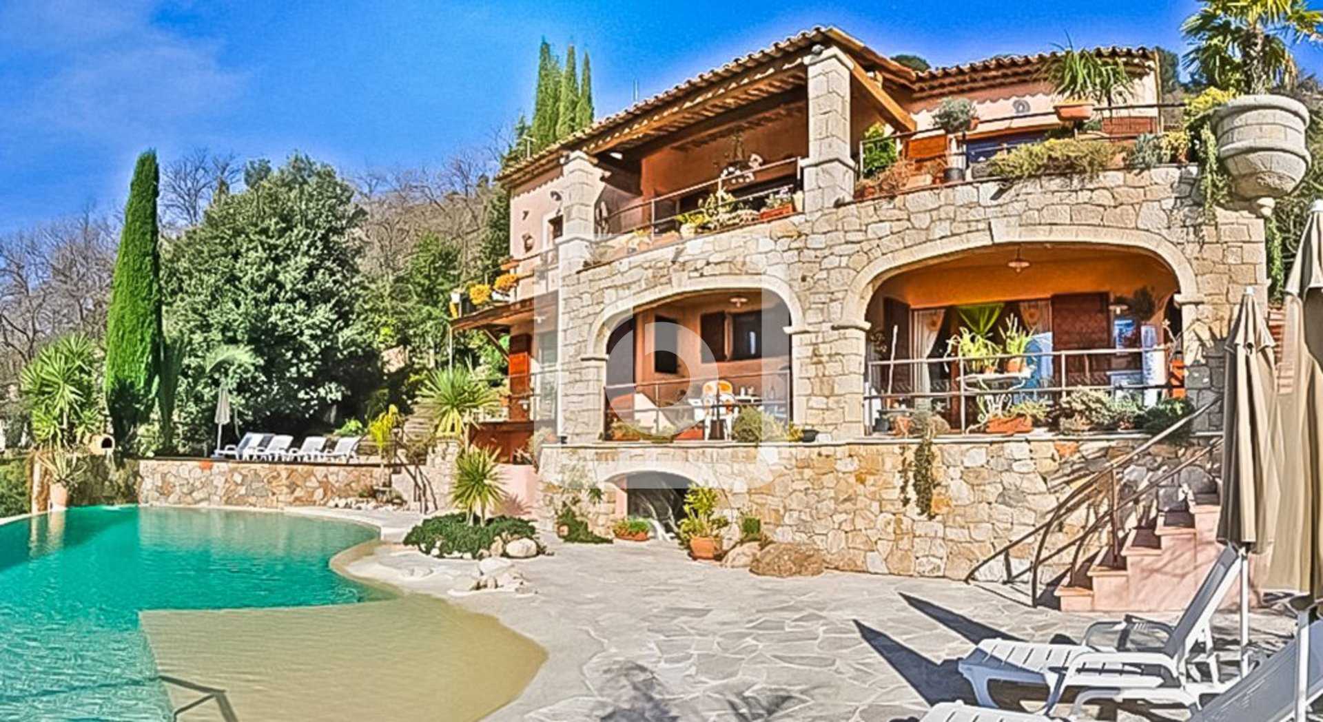 Haus im Speracedes, Provence-Alpes-Côte d'Azur 10049415