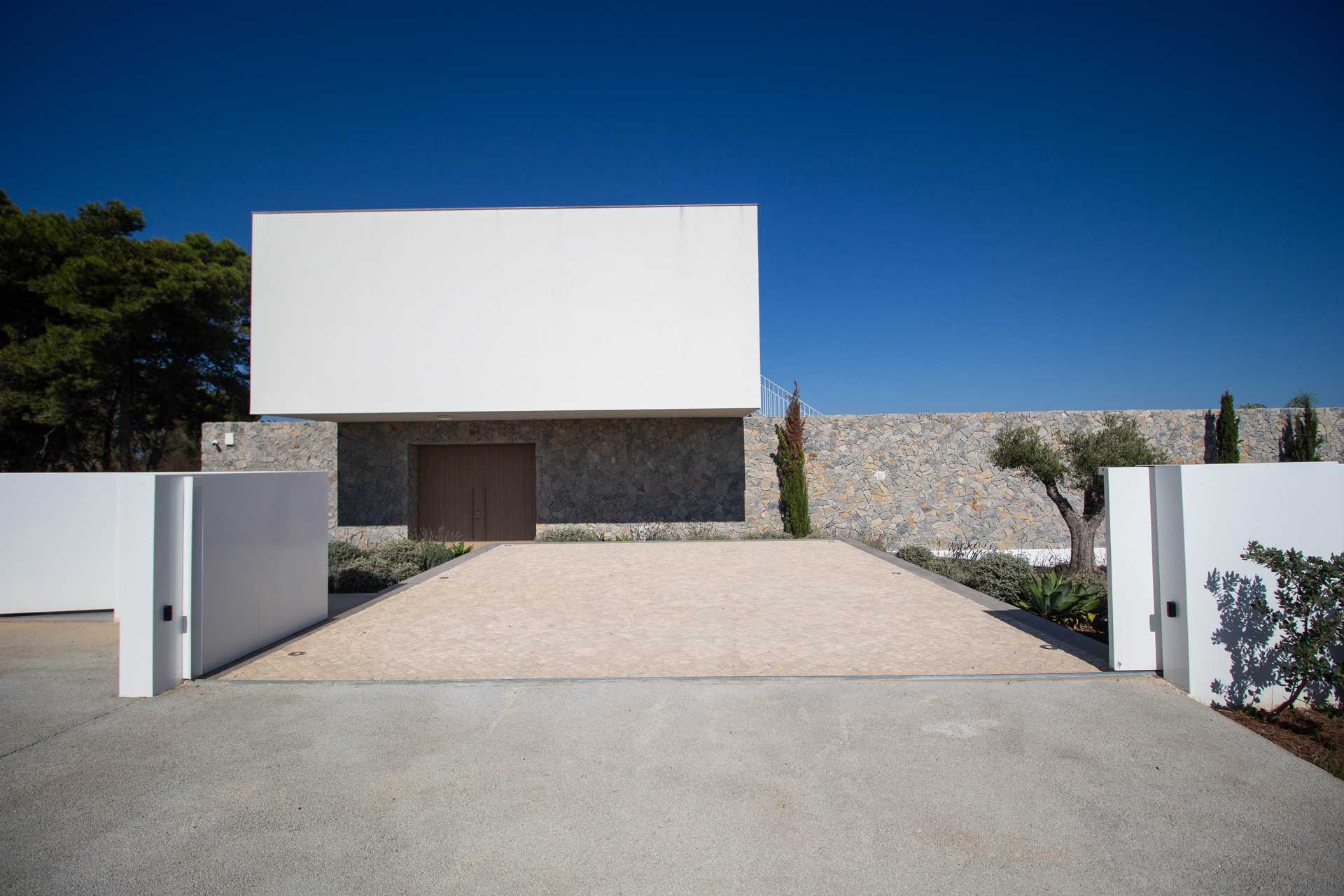 House in Meia Praia, Algarve 10049432