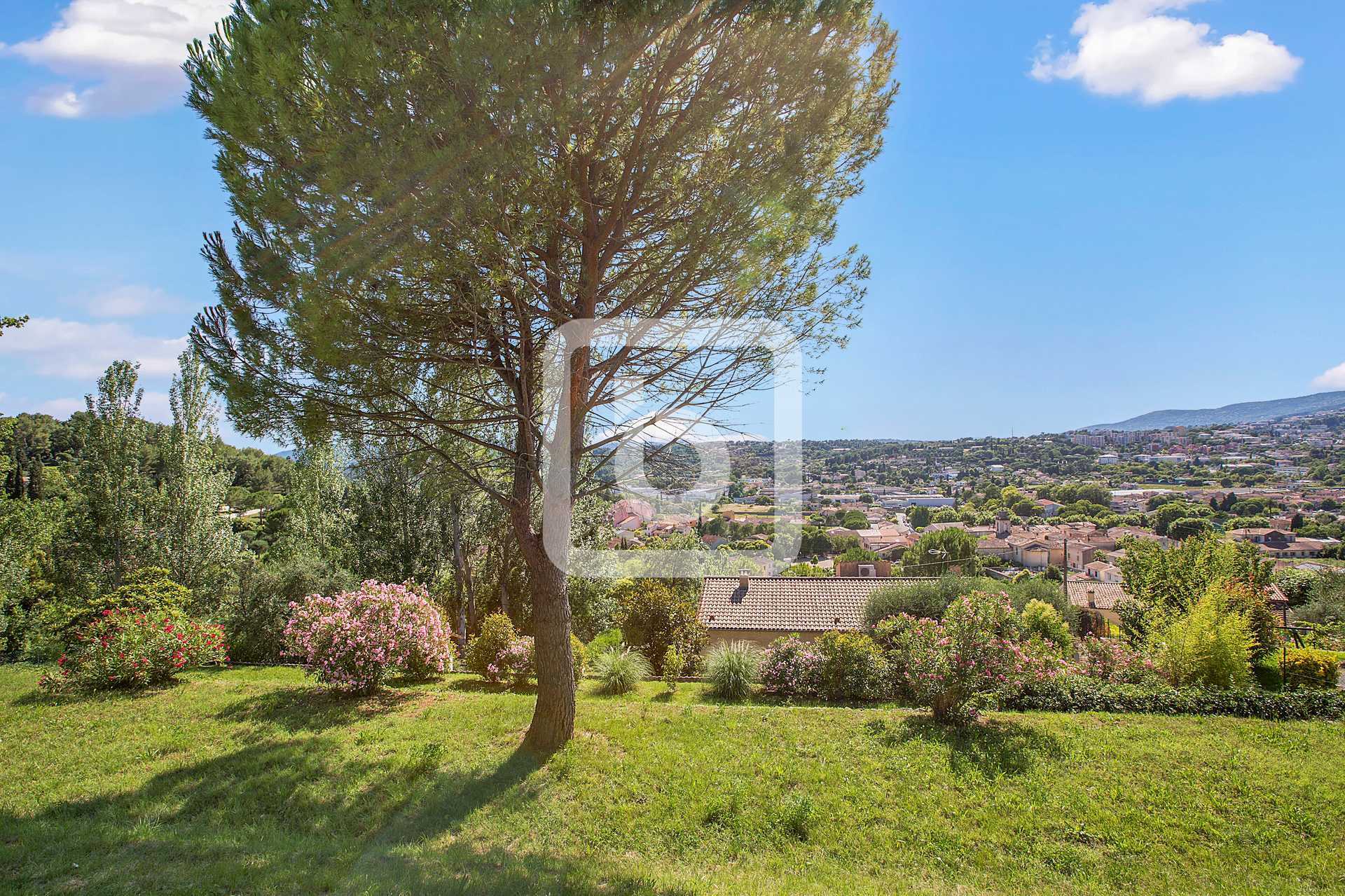 Rumah di Saint-Jacques, Provence-Alpes-Cote d'Azur 10049441