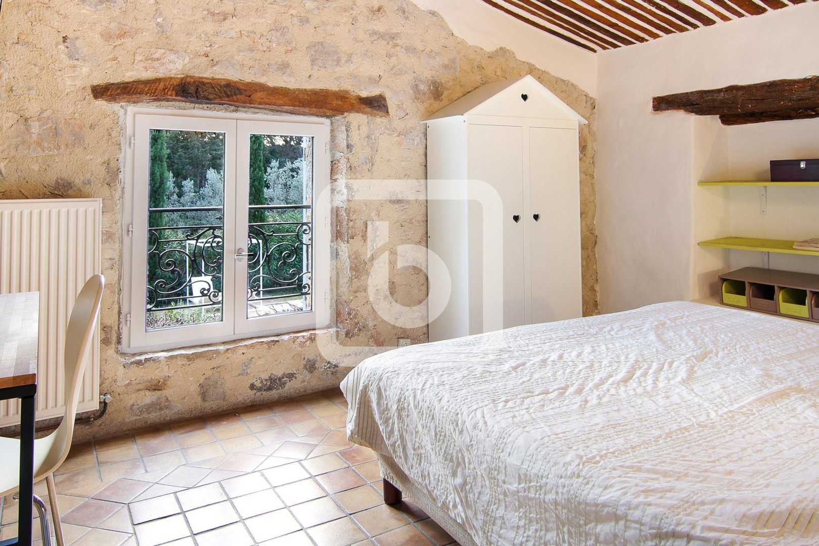 Hus i Fayence, Provence-Alpes-Cote D'azur 10049474