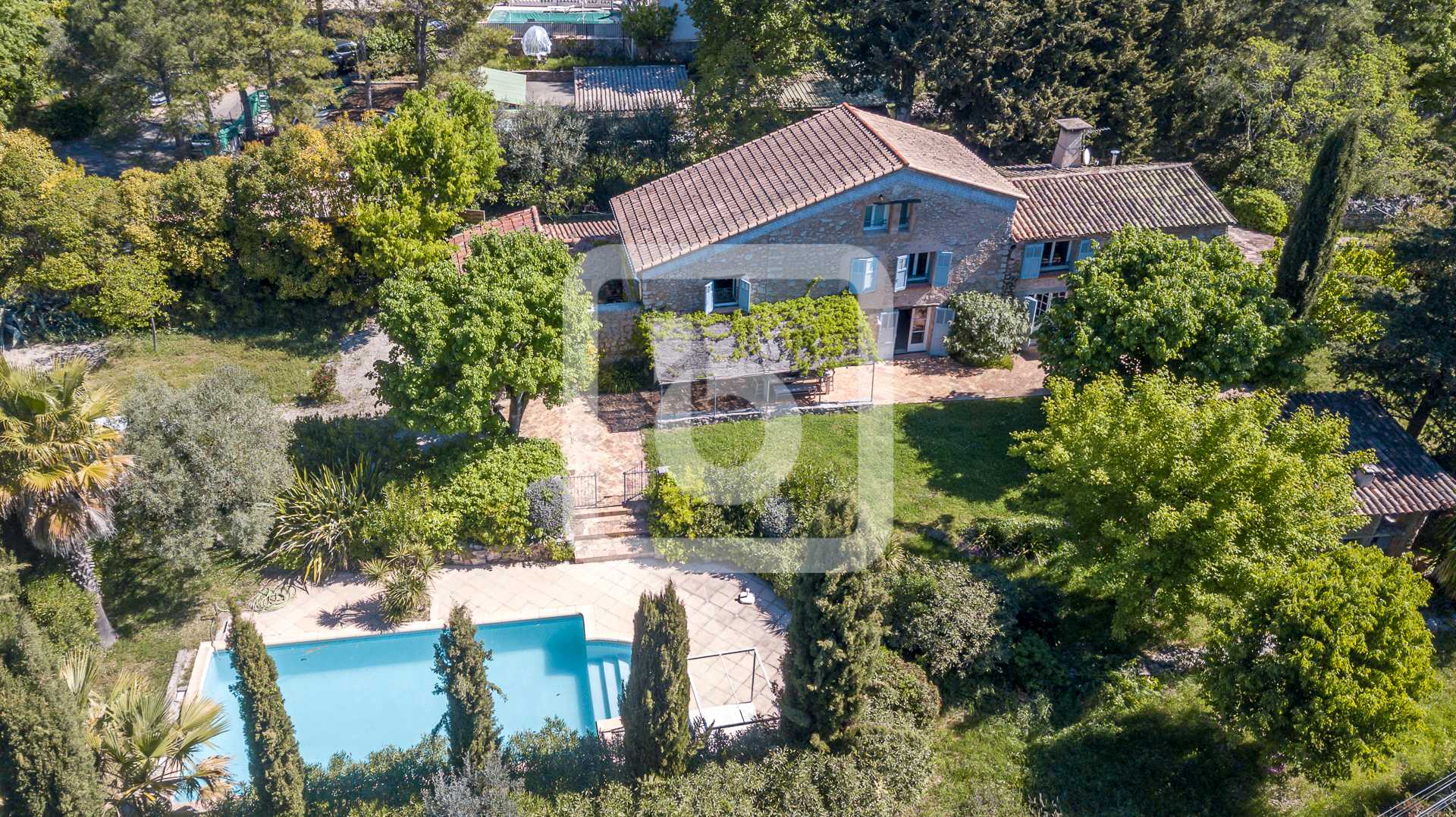 房子 在 Fayence, Provence-Alpes-Cote D'azur 10049474