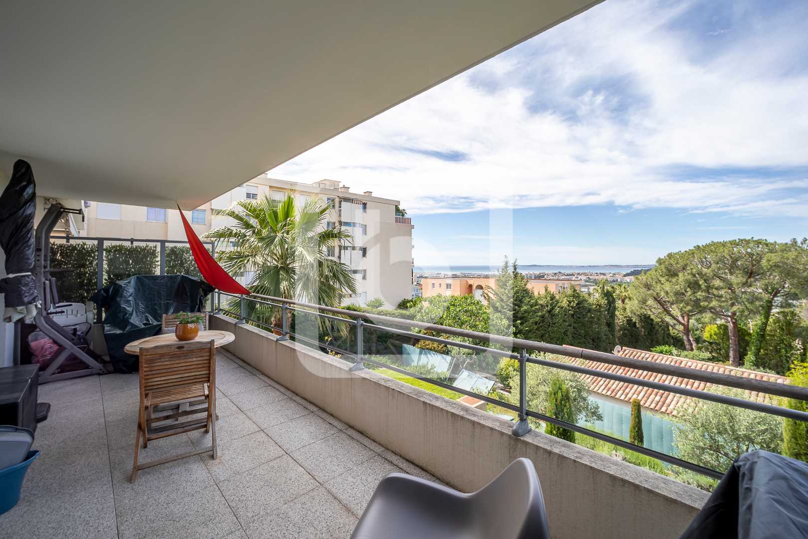 Condominium dans La Californie, Provence-Alpes-Côte d'Azur 10049491