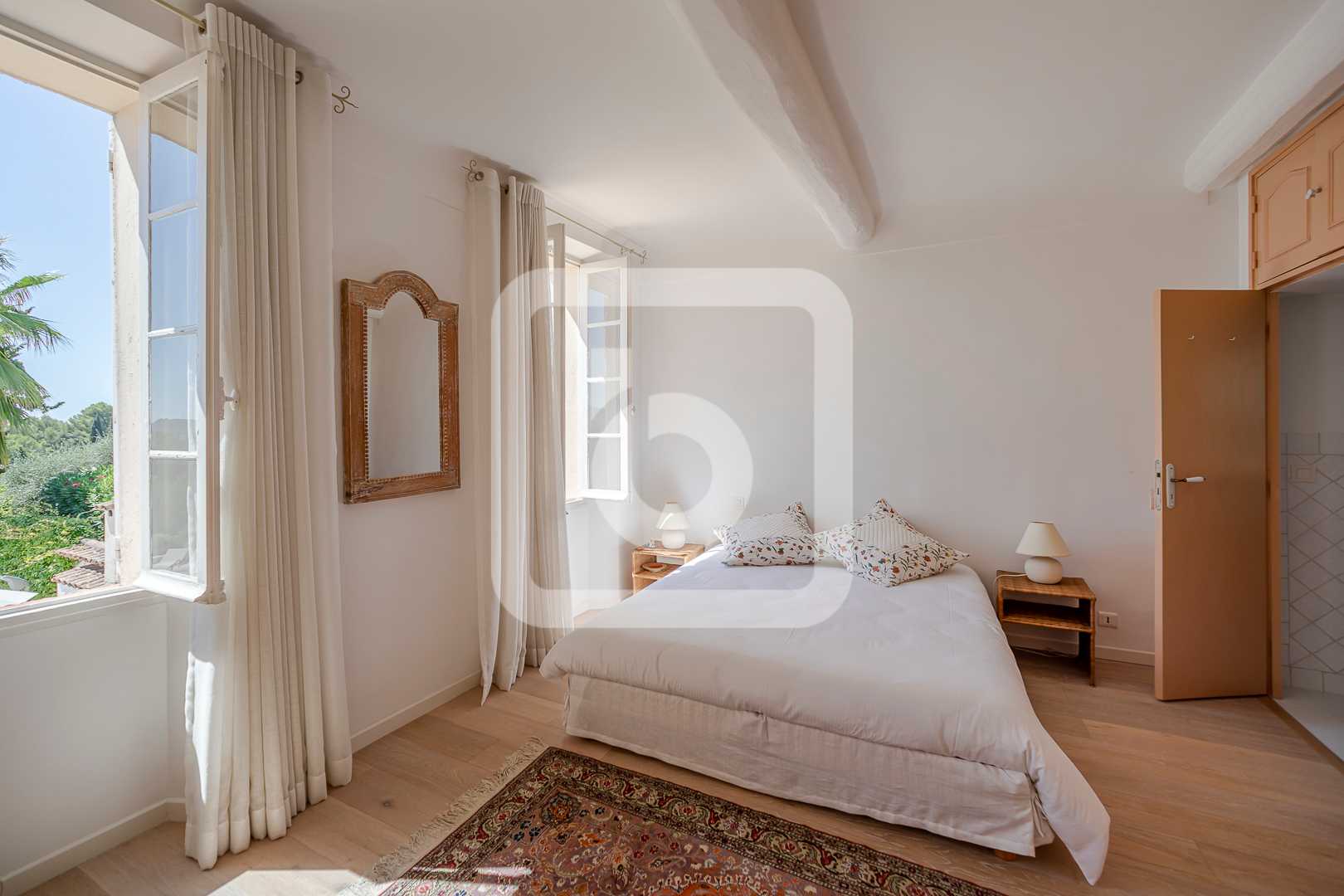 Talo sisään Mougins, Provence-Alpes-Cote d'Azur 10049510