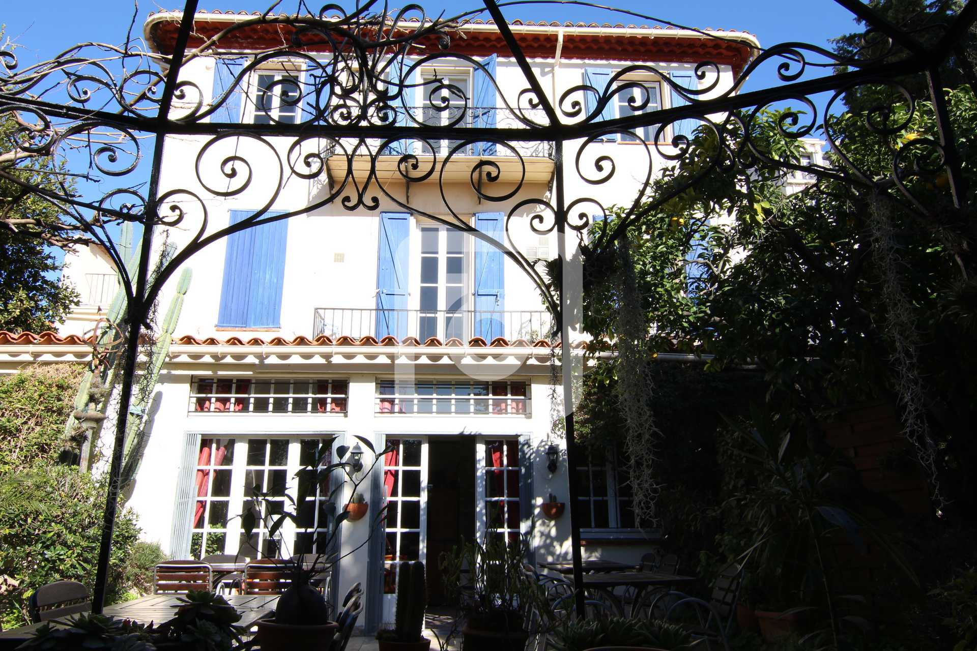 Hus i Villefranche-sur-Mer, Provence-Alpes-Cote d'Azur 10049519