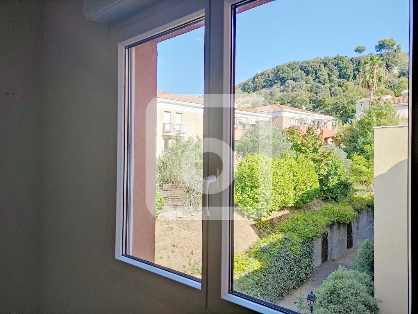 Condominio en Nice, Provence-Alpes-Cote D'azur 10049629