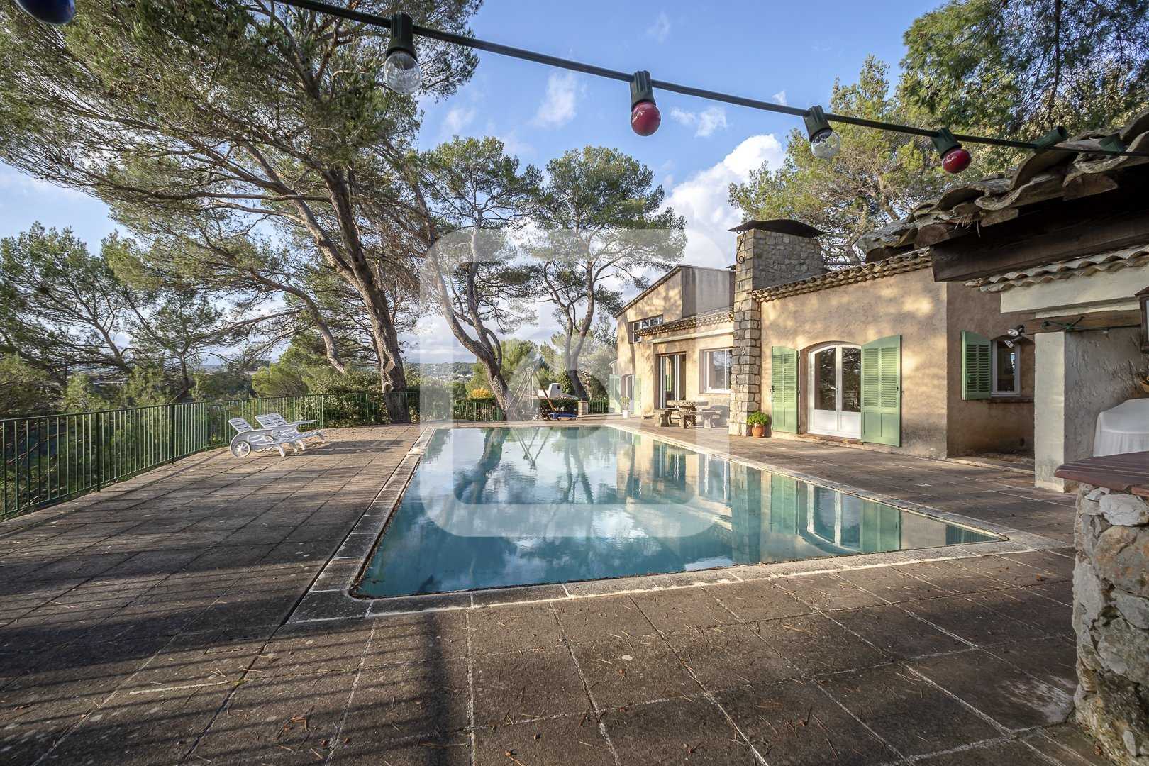 Huis in Biot, Provence-Alpes-Côte d'Azur 10049697