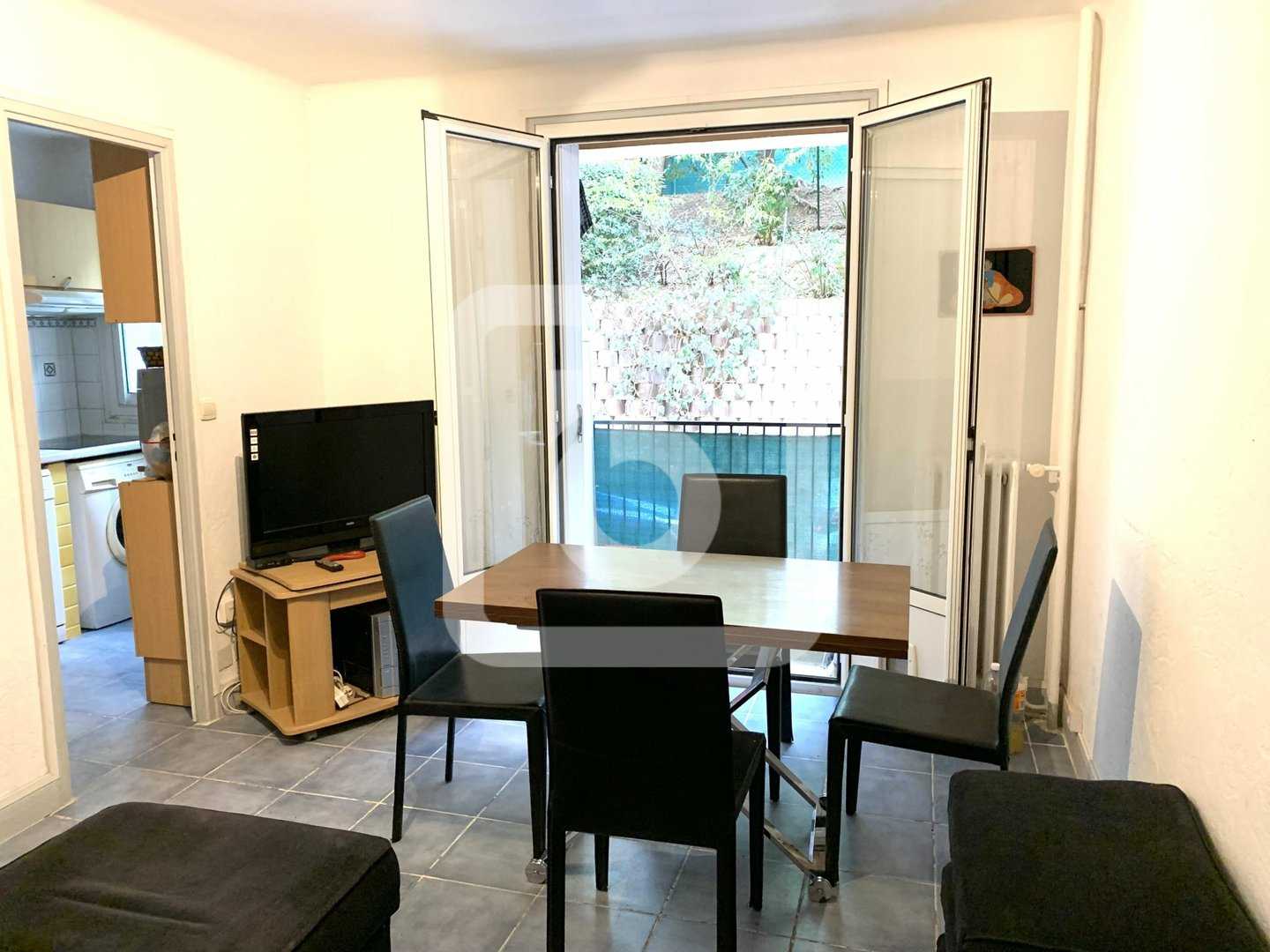 Condominium dans Bon, Provence-Alpes-Côte d'Azur 10049698