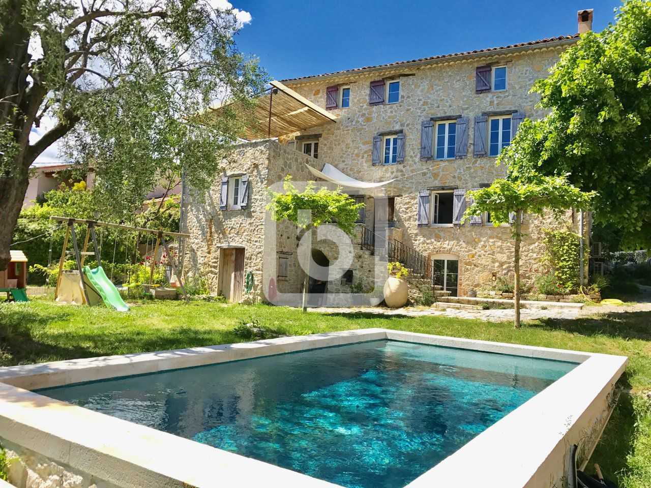 rumah dalam Le Bosquet, Provence-Alpes-Côte d'Azur 10049709