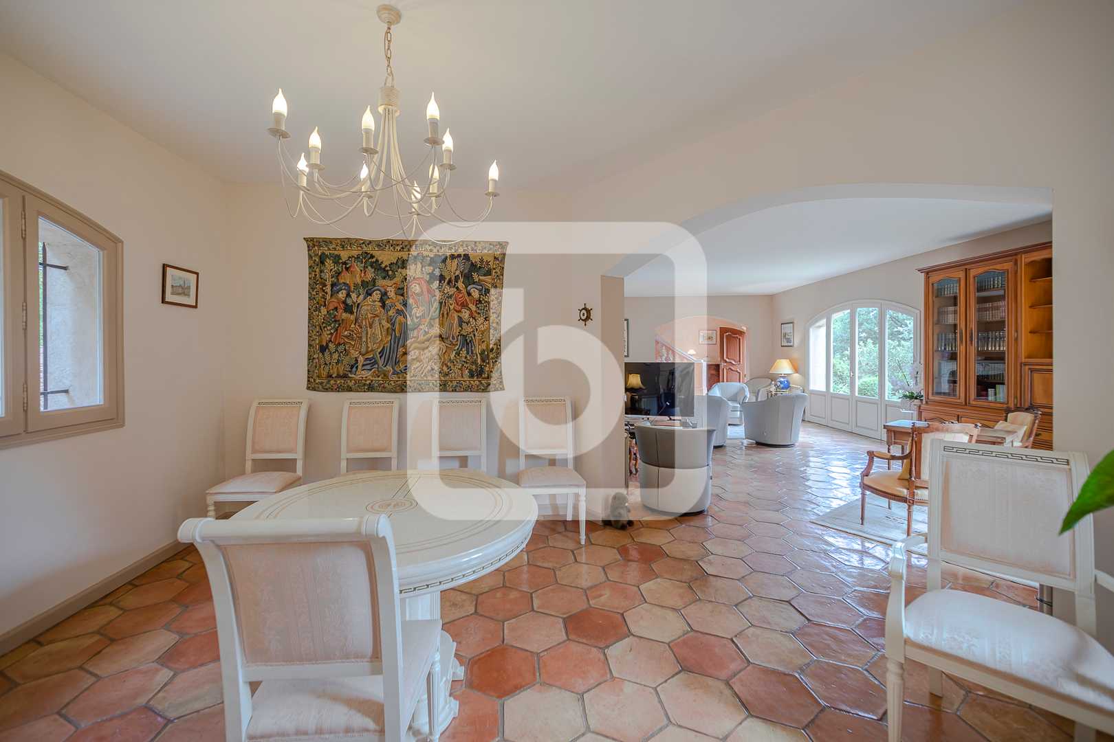 بيت في Le Rouret, Provence-Alpes-Cote D'azur 10049718