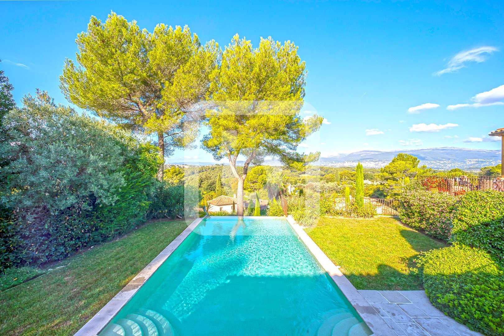 Talo sisään Mougins, Provence-Alpes-Cote d'Azur 10049720