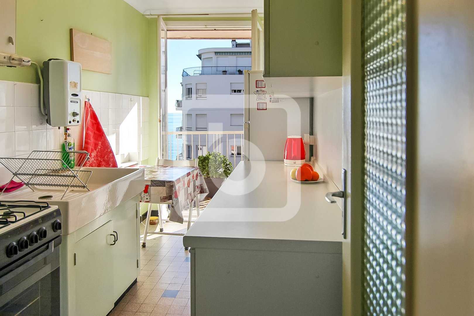 Condominium in Nice, Provence-Alpes-Cote D'azur 10049827